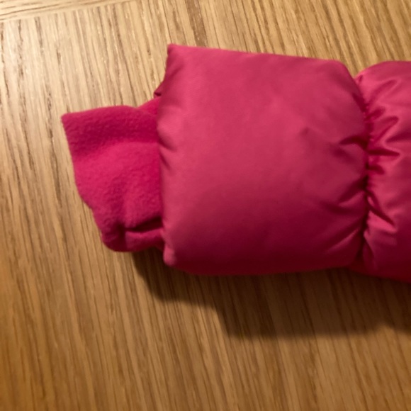 Girls coat pink and hardly used, super comfy. Hoodie. Size 4/5 - Picture 8 of 17